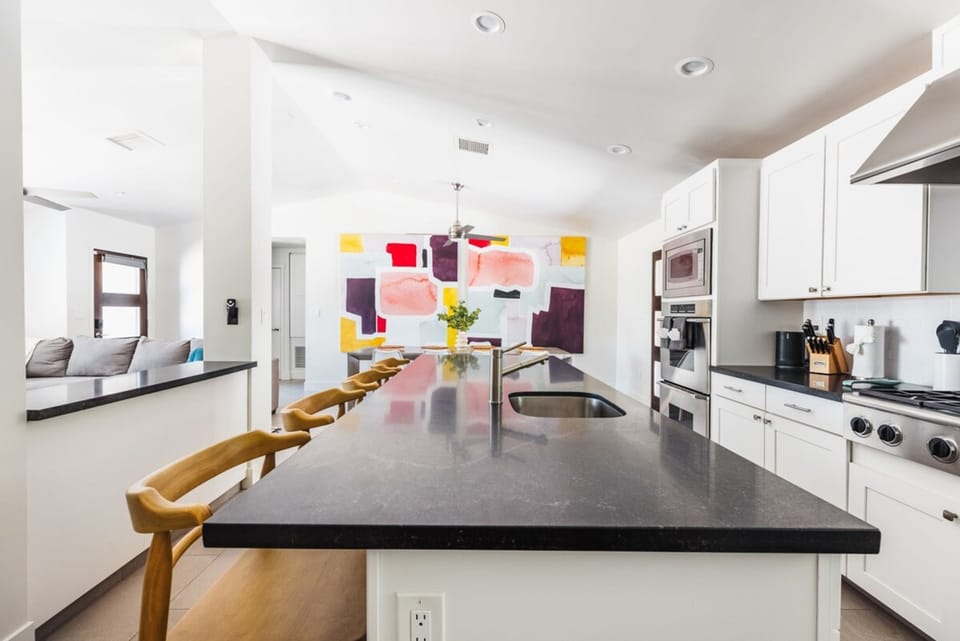 House | 4 bedrooms, high-speed internet