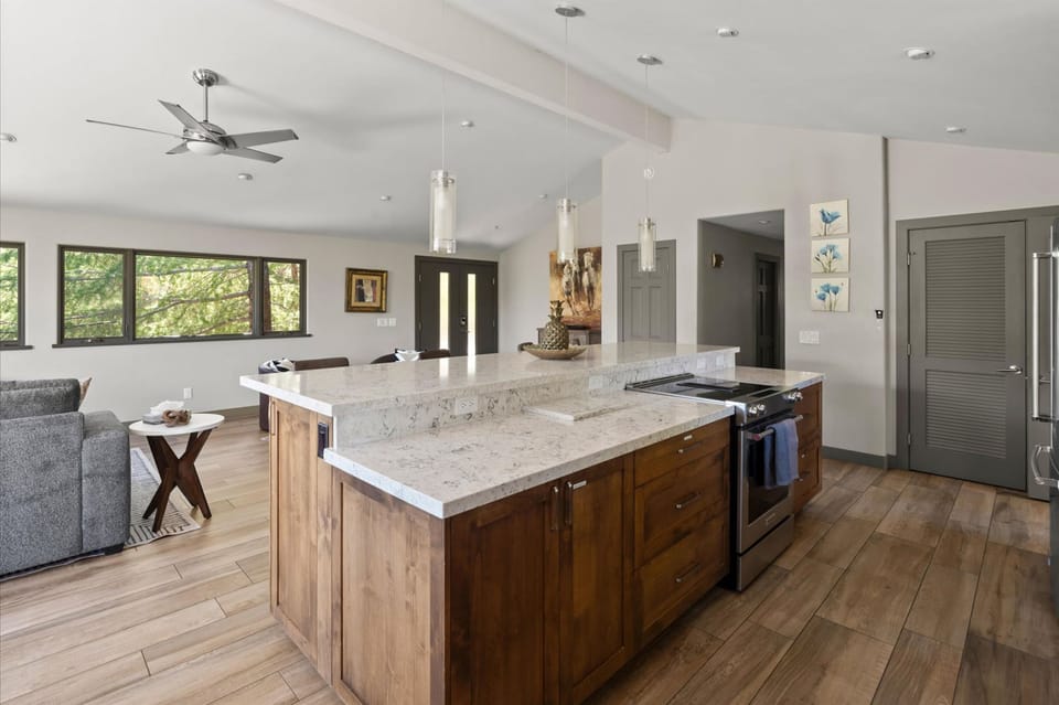 House | 5 bedrooms, high-speed internet