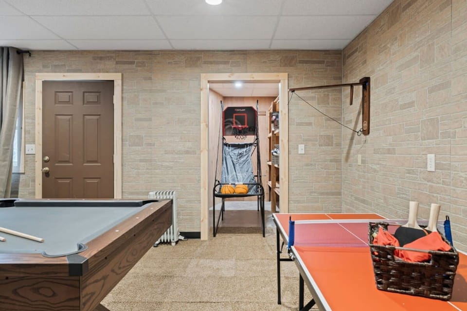 House | 6 bedrooms, high-speed internet