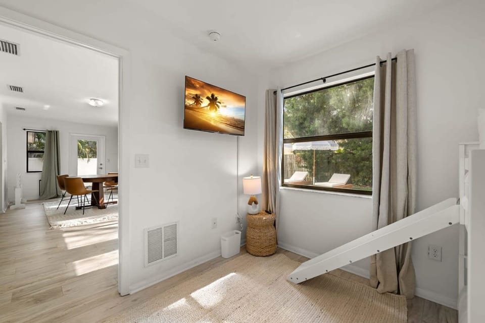 House | 4 bedrooms, high-speed internet