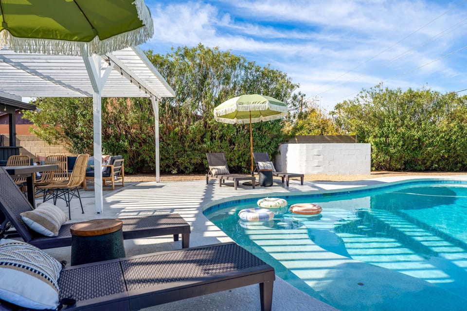 House | 5 bedrooms, high-speed internet