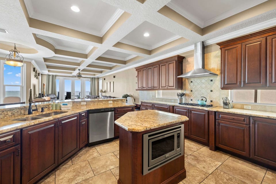 House | 5 bedrooms, high-speed internet