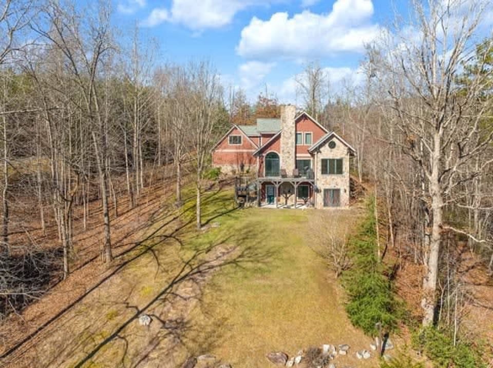 House | 6 bedrooms, high-speed internet