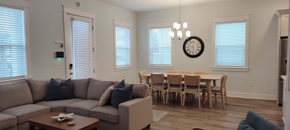 House | 4 bedrooms, high-speed internet