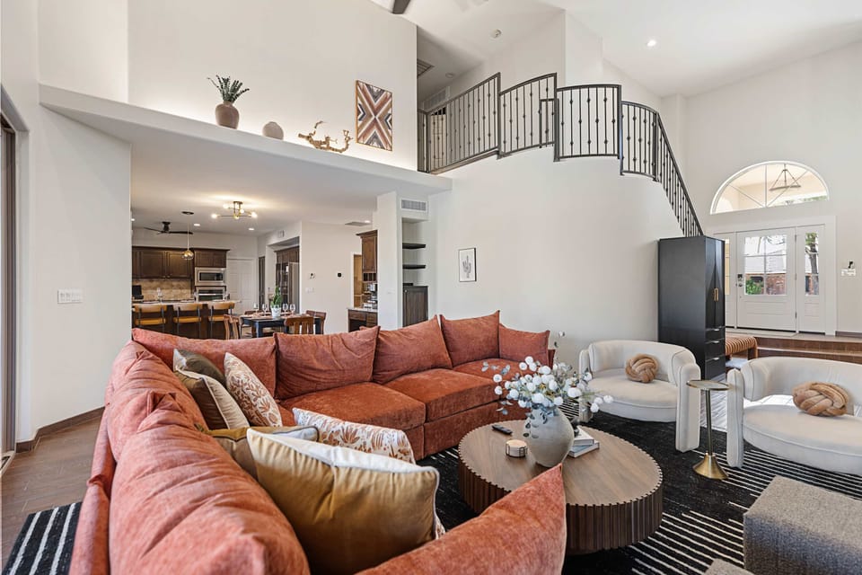 House | 6 bedrooms, high-speed internet