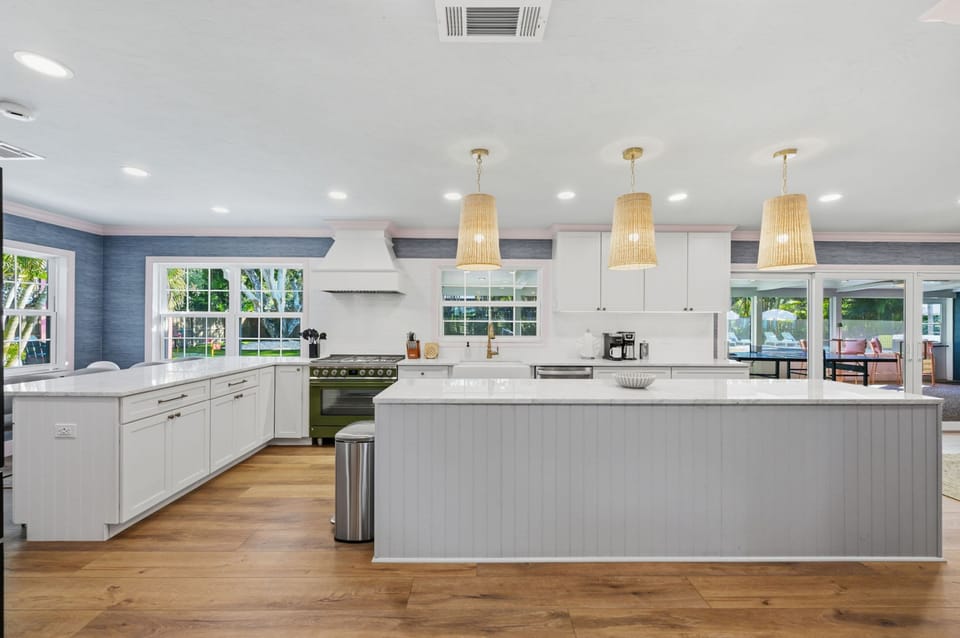 House | 6 bedrooms, high-speed internet