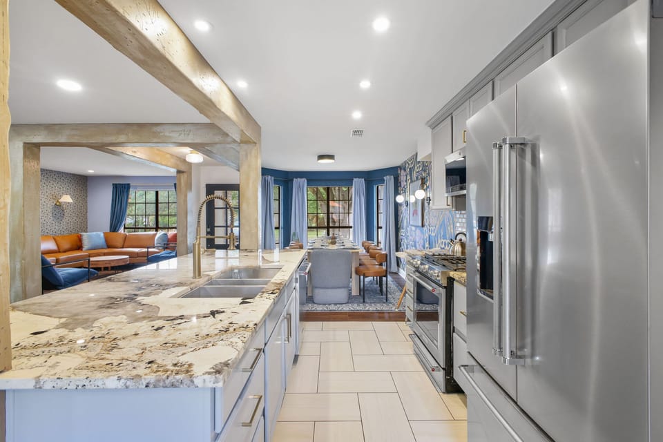 House | 6 bedrooms, high-speed internet