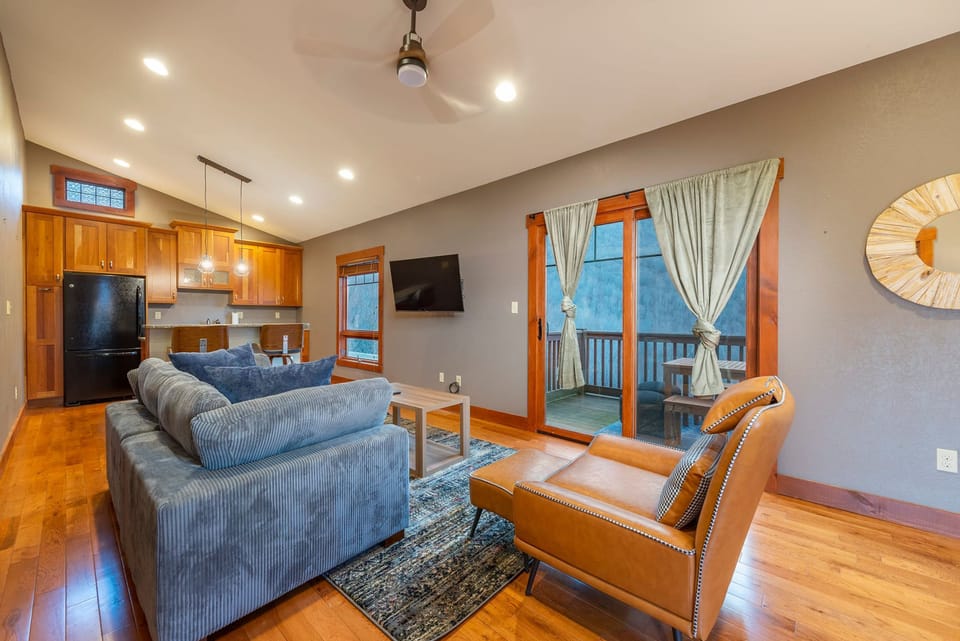 House | 6 bedrooms, high-speed internet