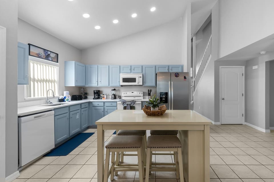House | 5 bedrooms, high-speed internet
