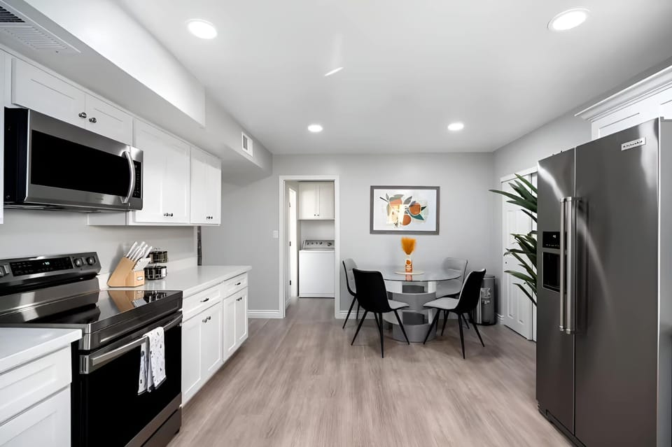 House | 6 bedrooms, high-speed internet