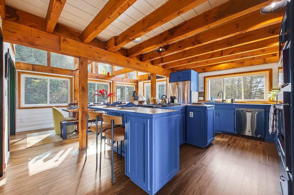 House | 5 bedrooms, high-speed internet