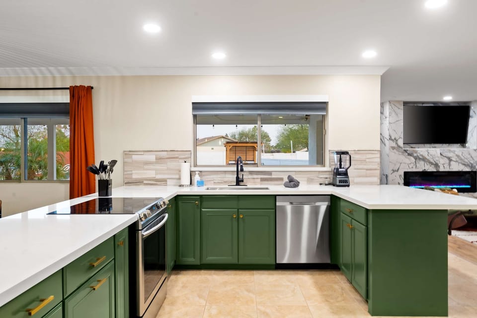 House | 5 bedrooms, high-speed internet