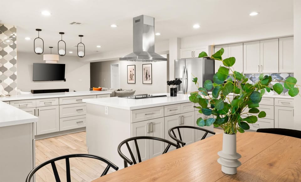 House | 5 bedrooms, high-speed internet