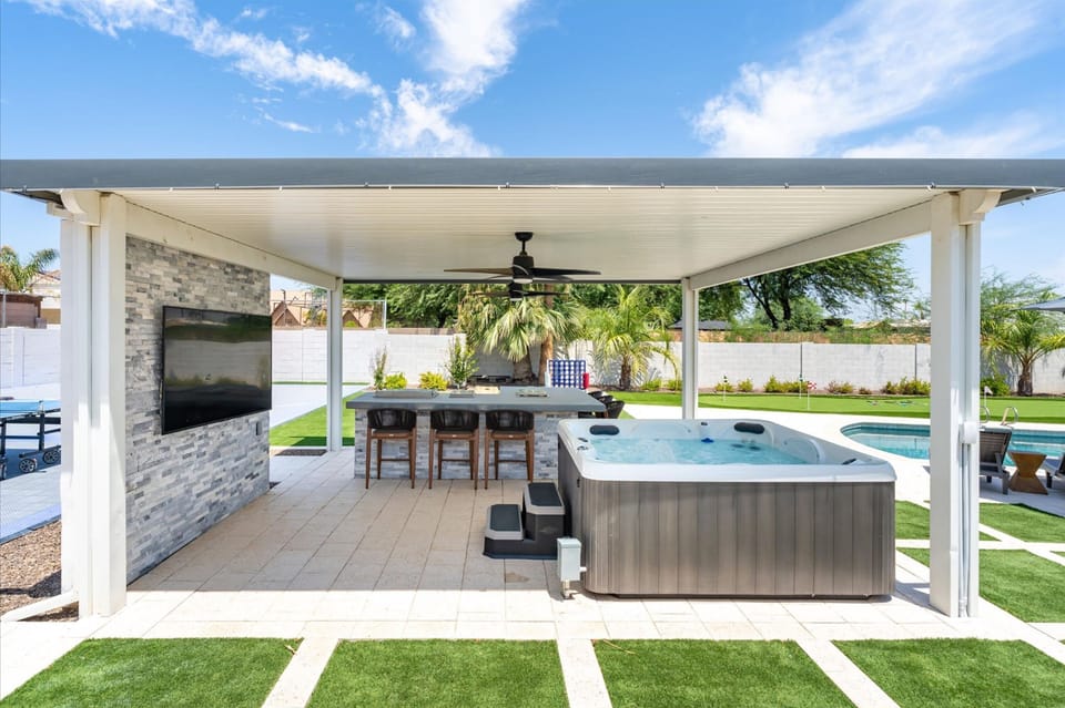 House | 5 bedrooms, high-speed internet