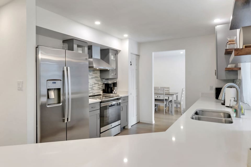 House | 3 bedrooms, high-speed internet