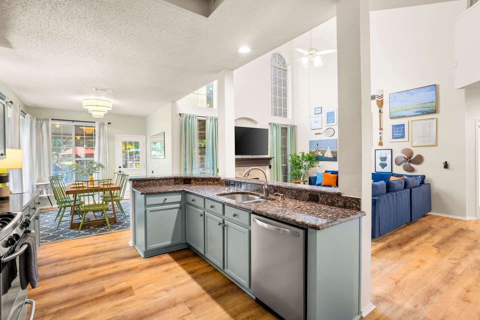 House | 5 bedrooms, high-speed internet