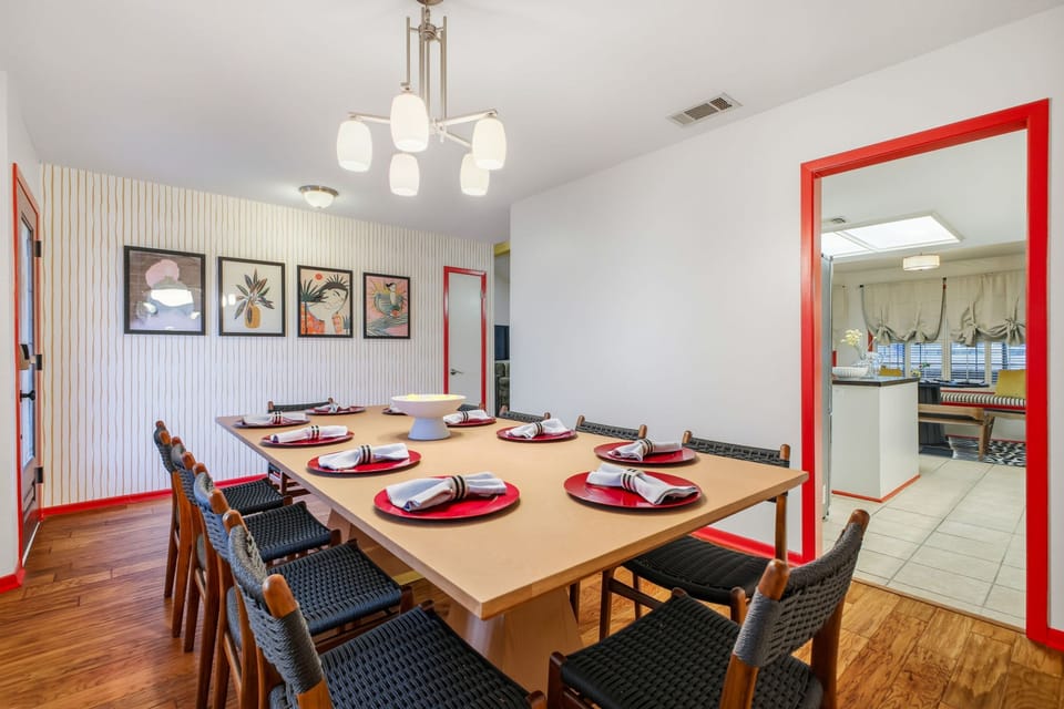 House | 4 bedrooms, high-speed internet