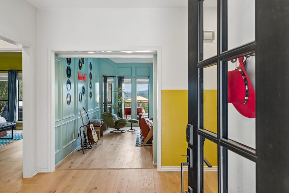 House | 5 bedrooms, high-speed internet