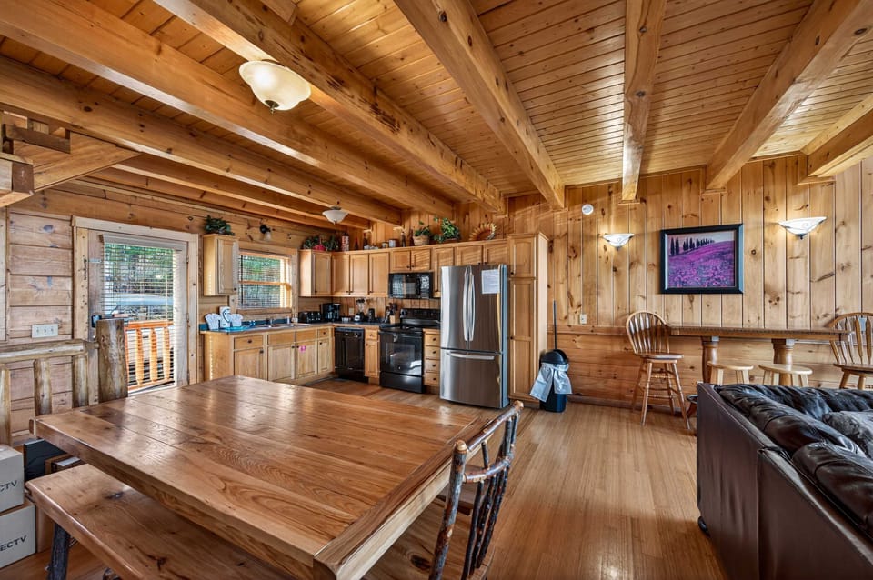 House | 8 bedrooms, high-speed internet