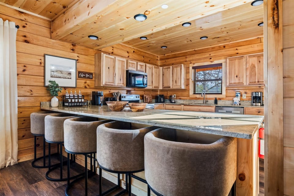 House | 5 bedrooms, high-speed internet