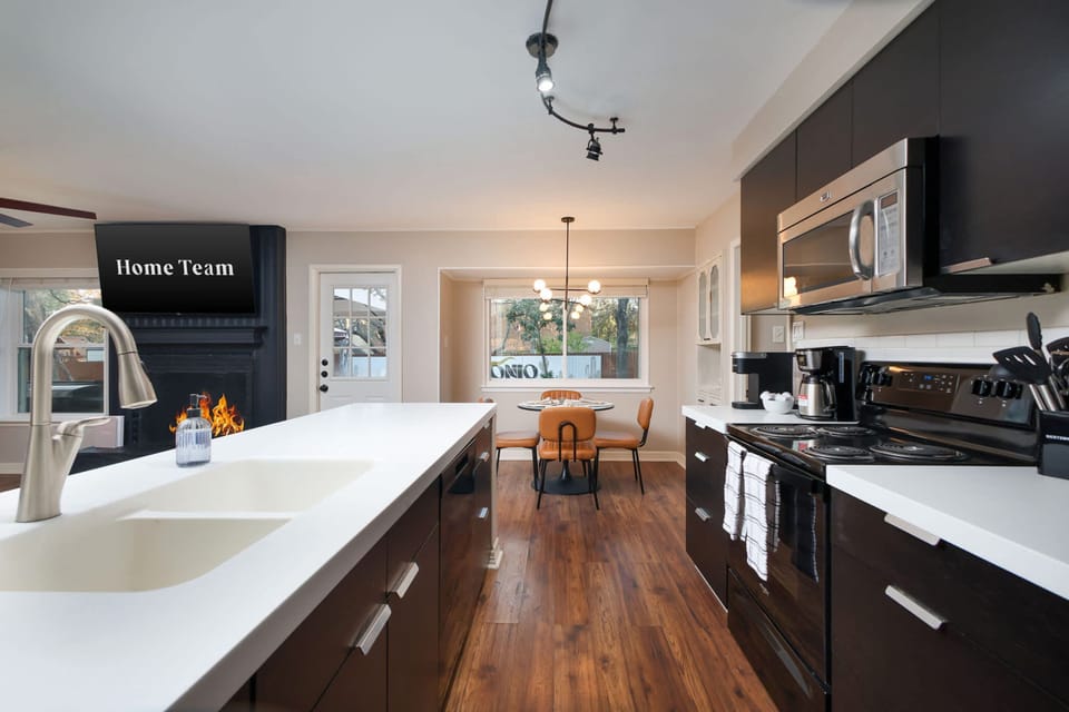 House | 5 bedrooms, high-speed internet