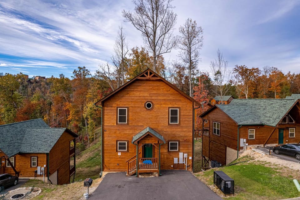 House | 5 bedrooms, high-speed internet