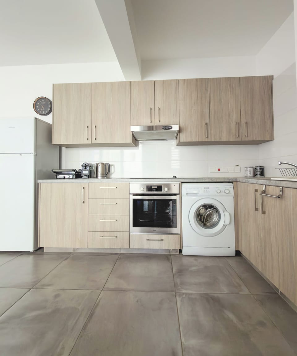 Apartment, Balcony | Private kitchen