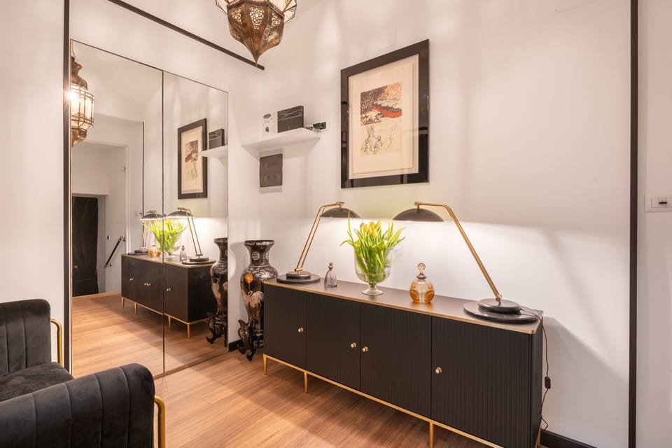 Deluxe Apartment, City View | Living area