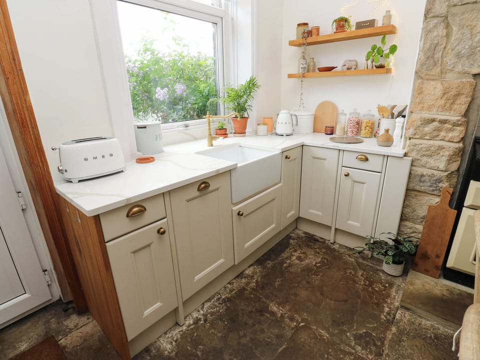 Dishwasher, cookware/dishes/utensils