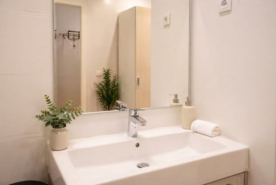 celine 36 Apartment in Paris