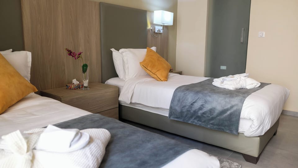 Classic Triple Room | In-room safe, WiFi (free)