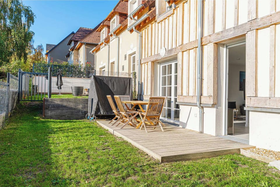 Apartment | Outdoor dining