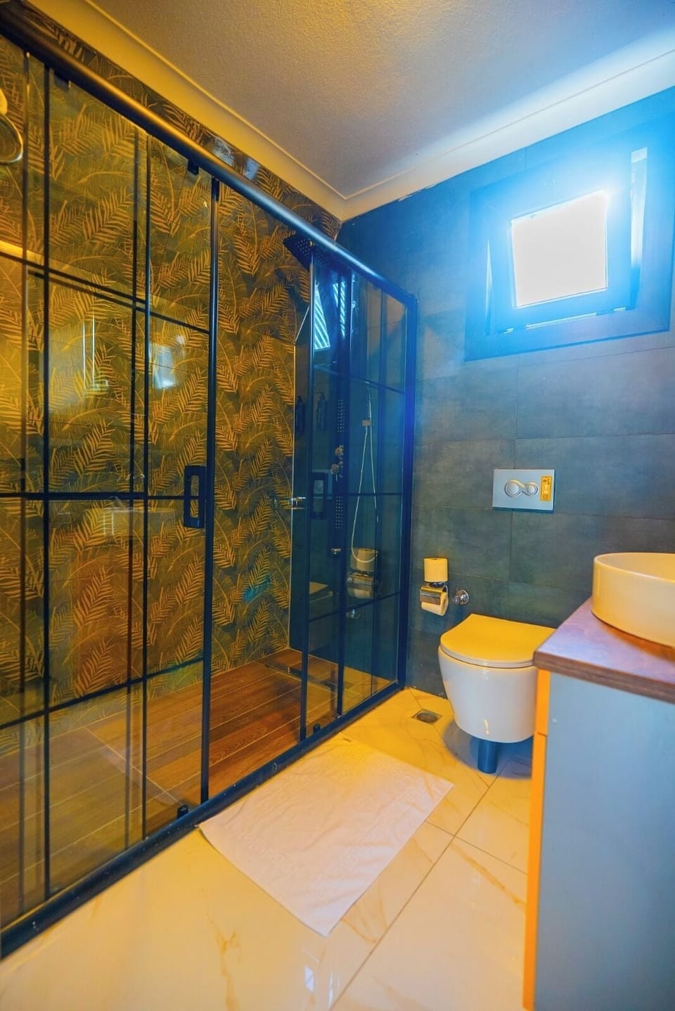 Deluxe Bungalow, Garden View | Bathroom | Combined shower/tub, hair dryer, towels, soap