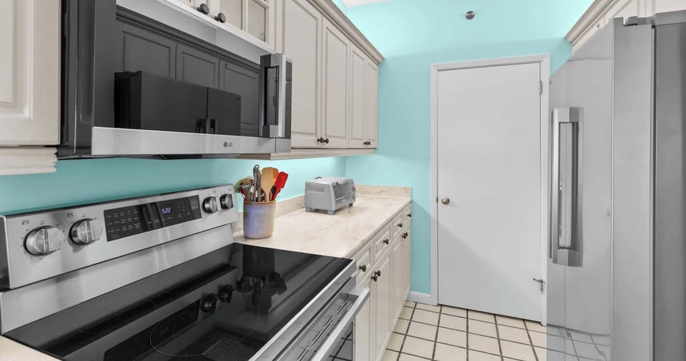 Condo, Multiple Beds, Beach View (SeaChase 1004W) | Private kitchen