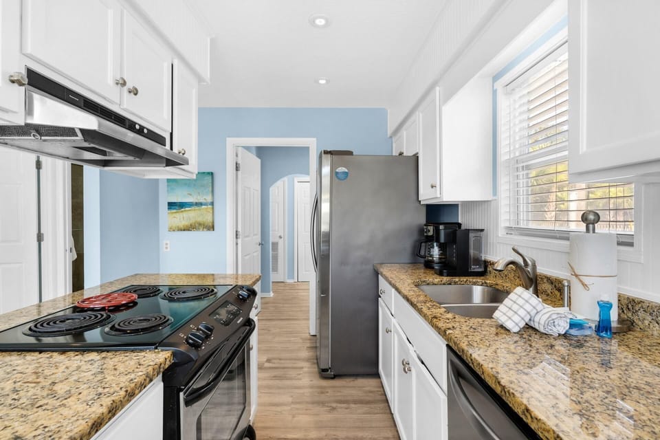 House, Multiple Beds (Sun and Sand) | Private kitchen