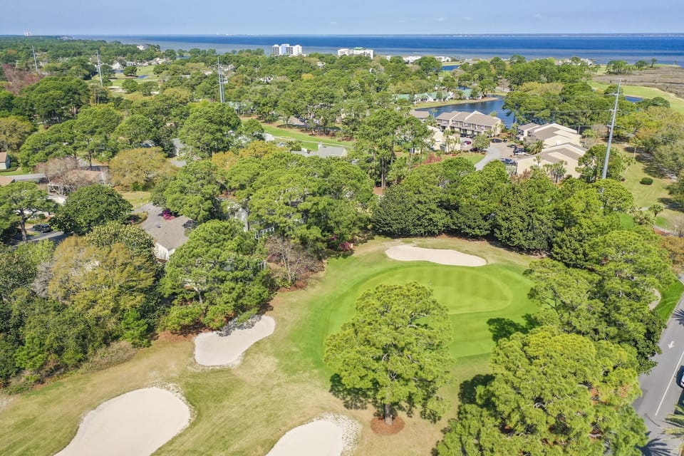 Condo, 1 King Bed with Sofa bed (Bahia 4122) | Golf