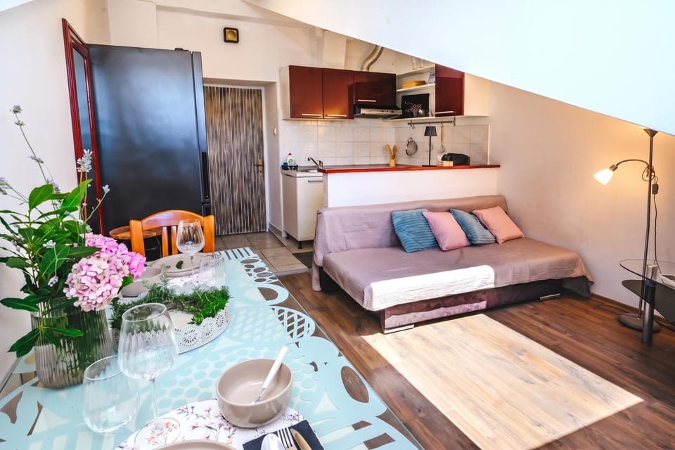 Honeymoon Apartment, 1 Bedroom, Air conditioning (Ema Studio on the Main Promenade) | Living area