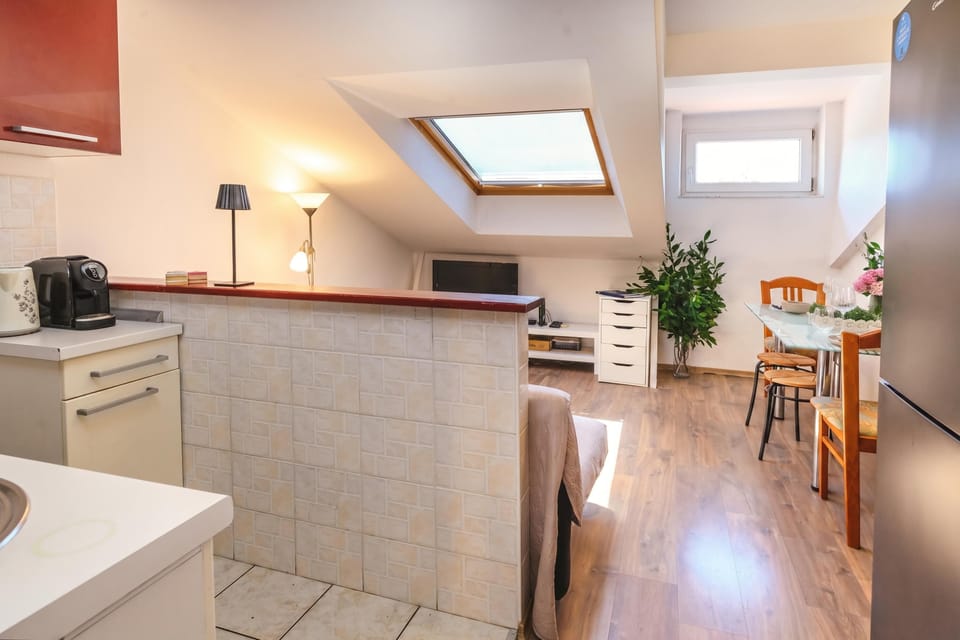 Honeymoon Apartment, 1 Bedroom, Air conditioning (Ema Studio on the Main Promenade) | Interior
