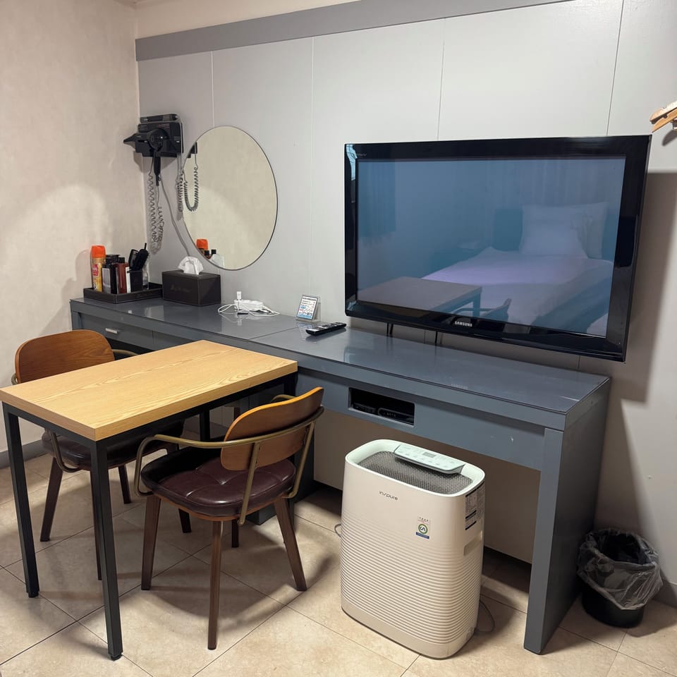 Double or Twin Room | Interior