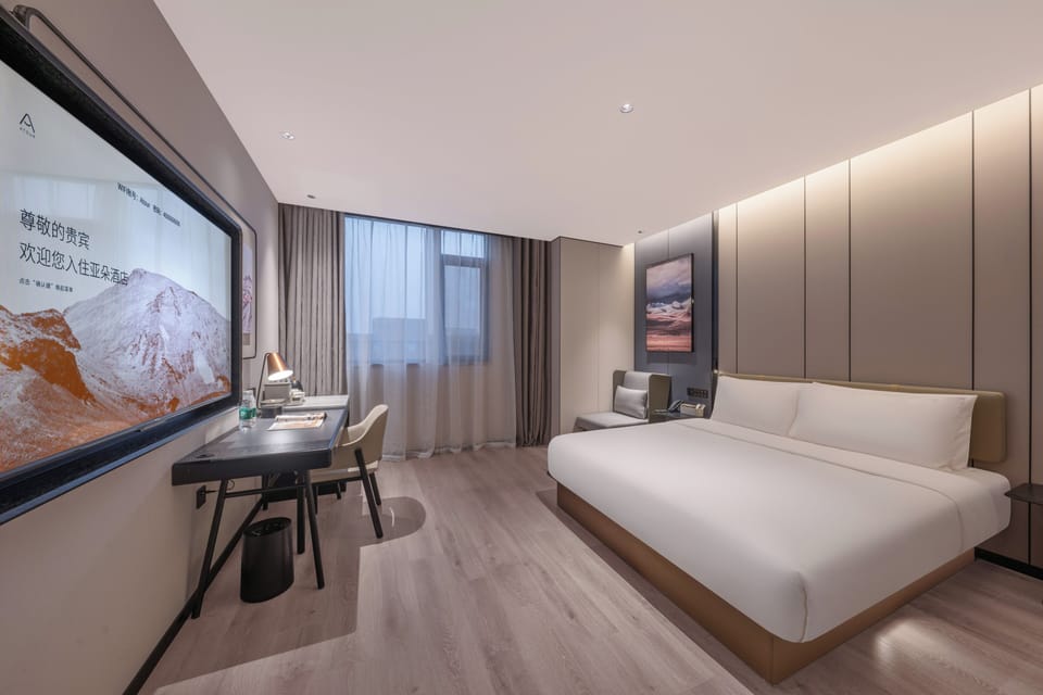 Double Room, City View | Blackout drapes, WiFi (free)