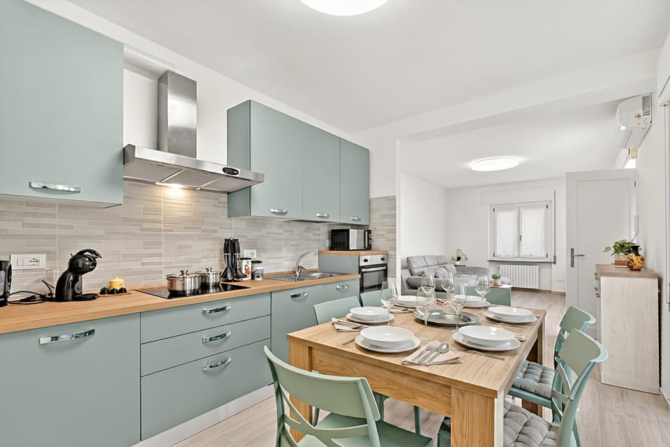Family Apartment, 3 Bedrooms, 2 Bathrooms, Lakeside (Diamond Lake Apartment 13918) | Private kitchen