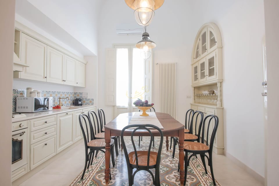 Apartment (3 Bedrooms) | Private kitchen | Espresso maker, microwave, oven, electric kettle
