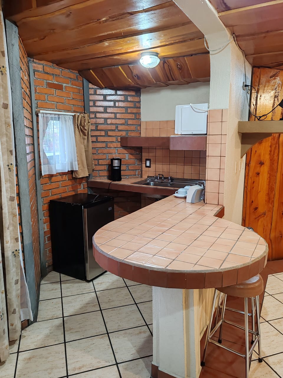 Superior Room, 1 Bedroom | Iron/ironing board, rollaway beds, free WiFi, bed sheets