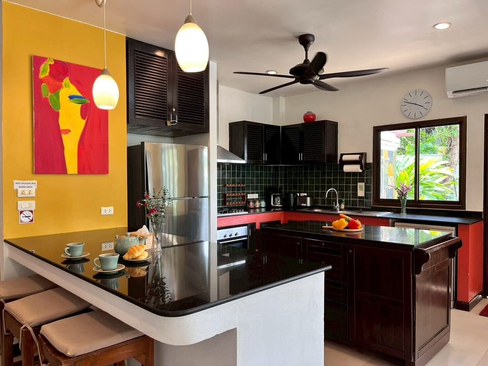 Comfort Villa, Garden View | Private kitchen | Electric kettle