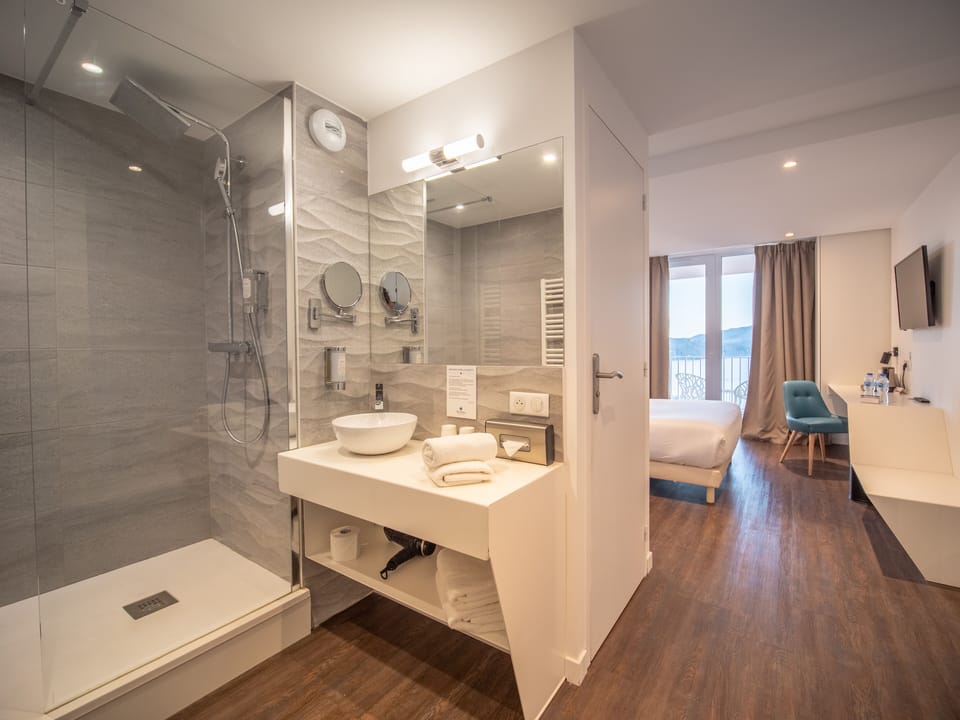 Hair dryer, towels, soap, shampoo