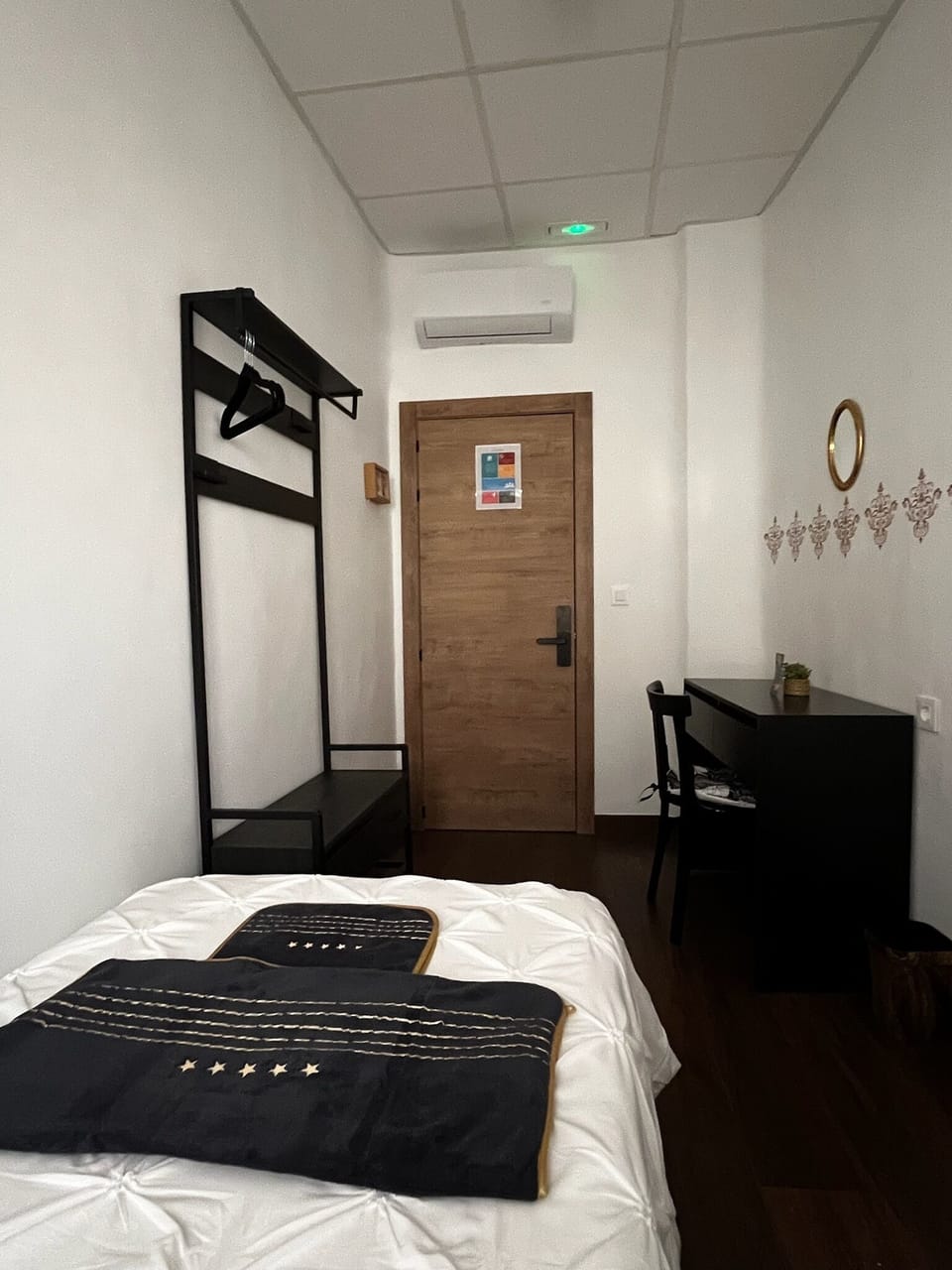 Classic Single Room | Desk, laptop workspace, WiFi (free)