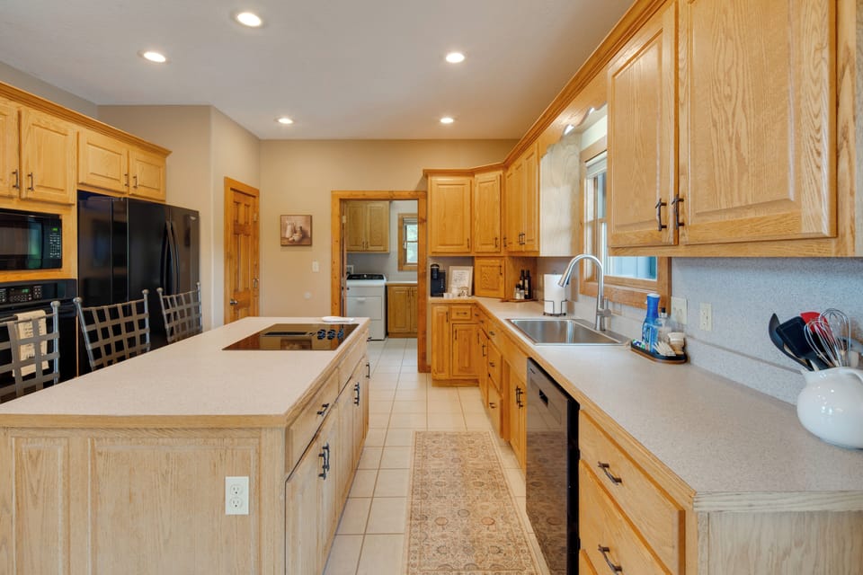 House (4 Bedrooms) | Interior