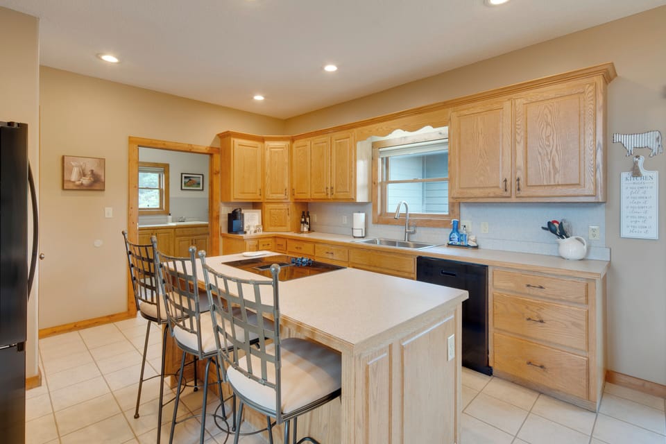 House (4 Bedrooms) | Interior
