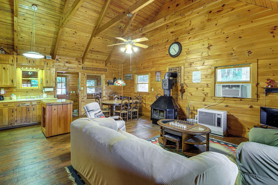House (3 Bedrooms) | Interior