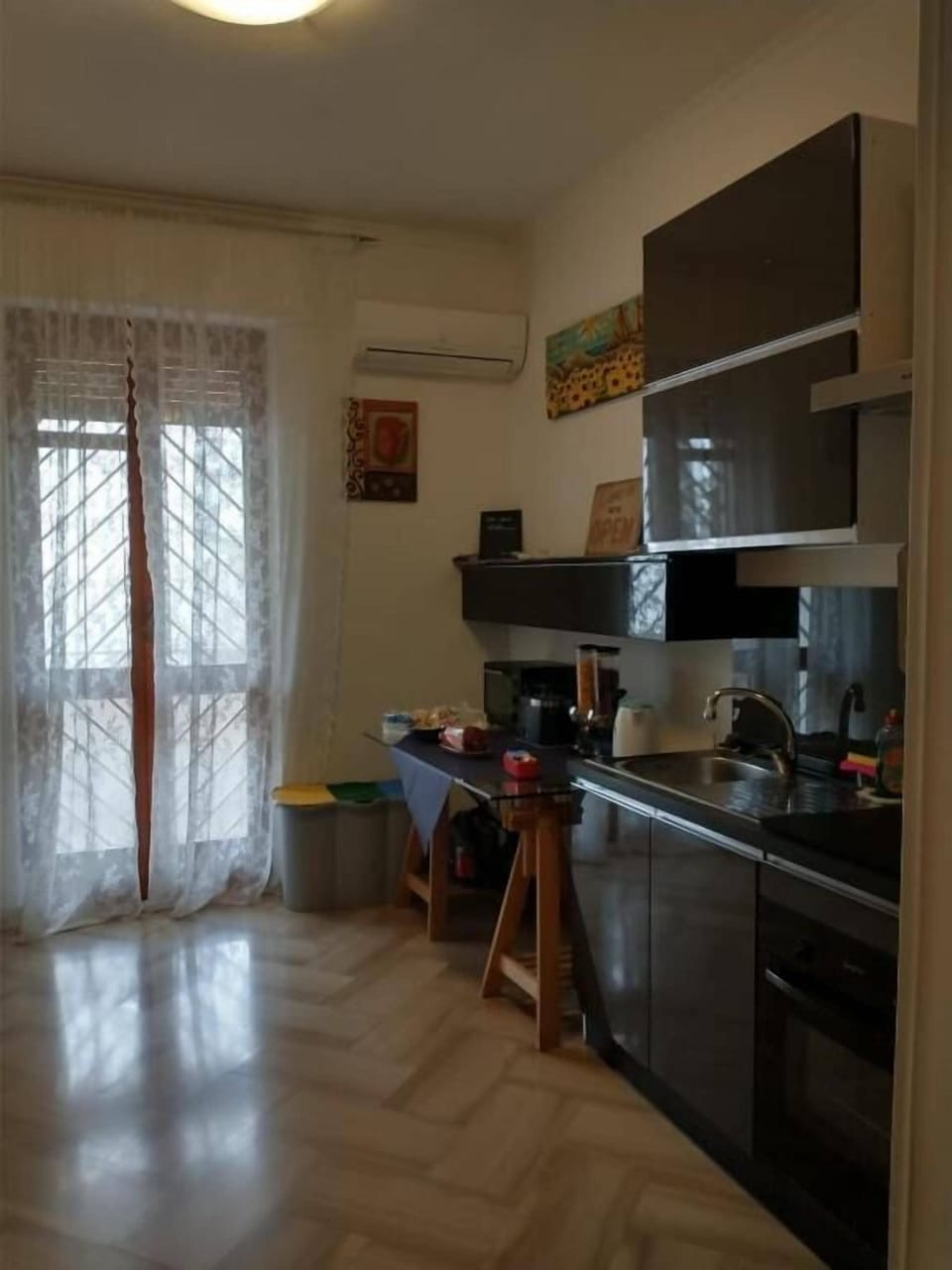 Mini-fridge, oven